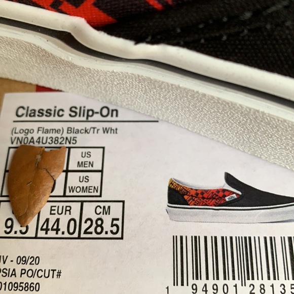 VANS CLASSIC SLIP ON LOGO FLAME BLACK/TRUE WHITE W - Picture 14 of 14